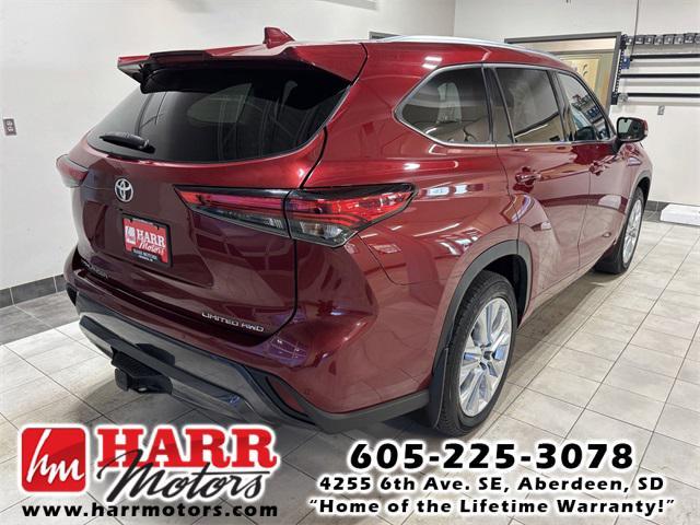 used 2021 Toyota Highlander car, priced at $33,999