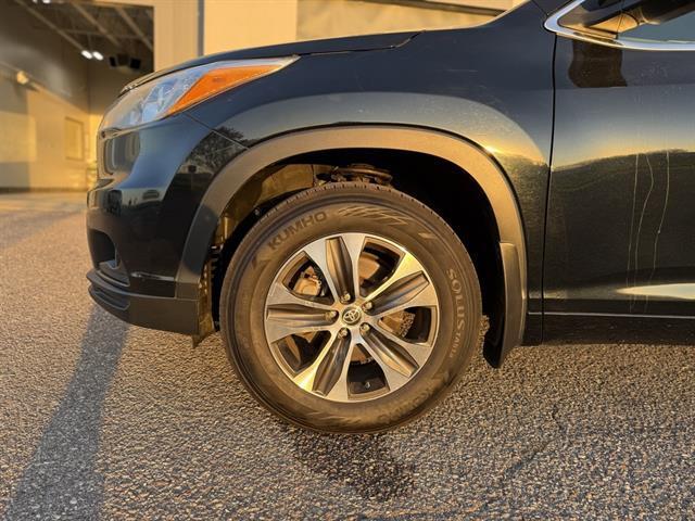 used 2015 Toyota Highlander car, priced at $16,495