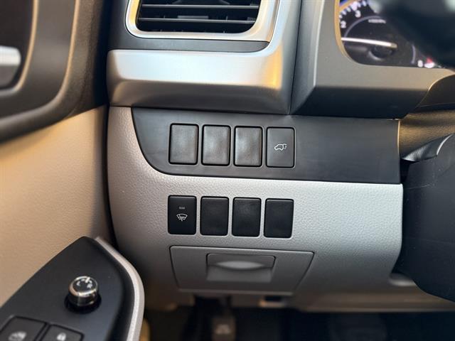 used 2015 Toyota Highlander car, priced at $16,495