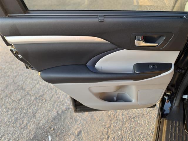 used 2015 Toyota Highlander car, priced at $16,495