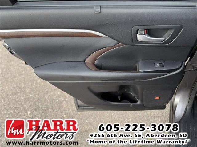 used 2015 Toyota Highlander car, priced at $22,999