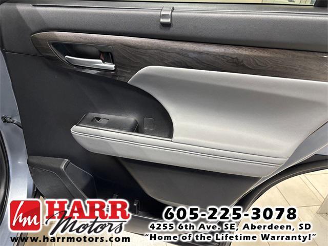 used 2021 Toyota Highlander Hybrid car, priced at $38,999