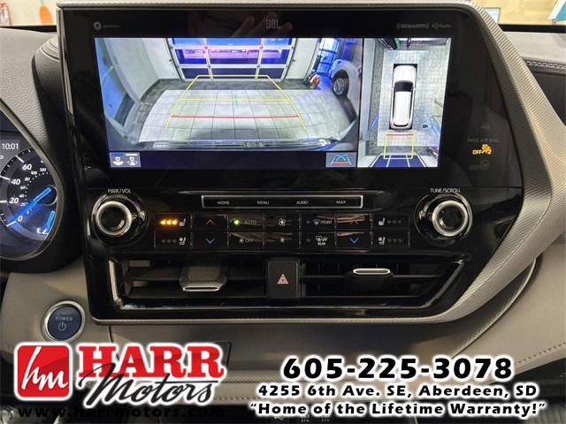 used 2021 Toyota Highlander Hybrid car, priced at $38,999