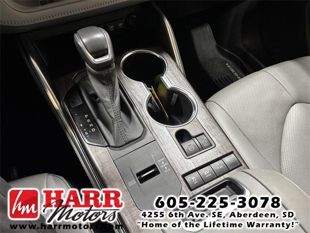 used 2021 Toyota Highlander Hybrid car, priced at $38,999