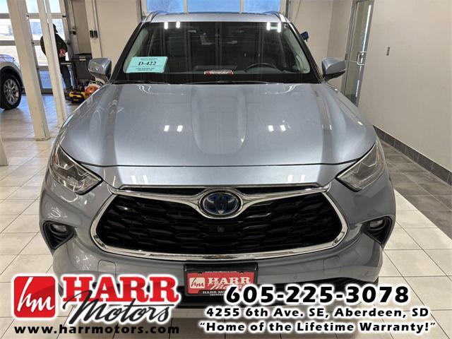 used 2021 Toyota Highlander Hybrid car, priced at $38,999
