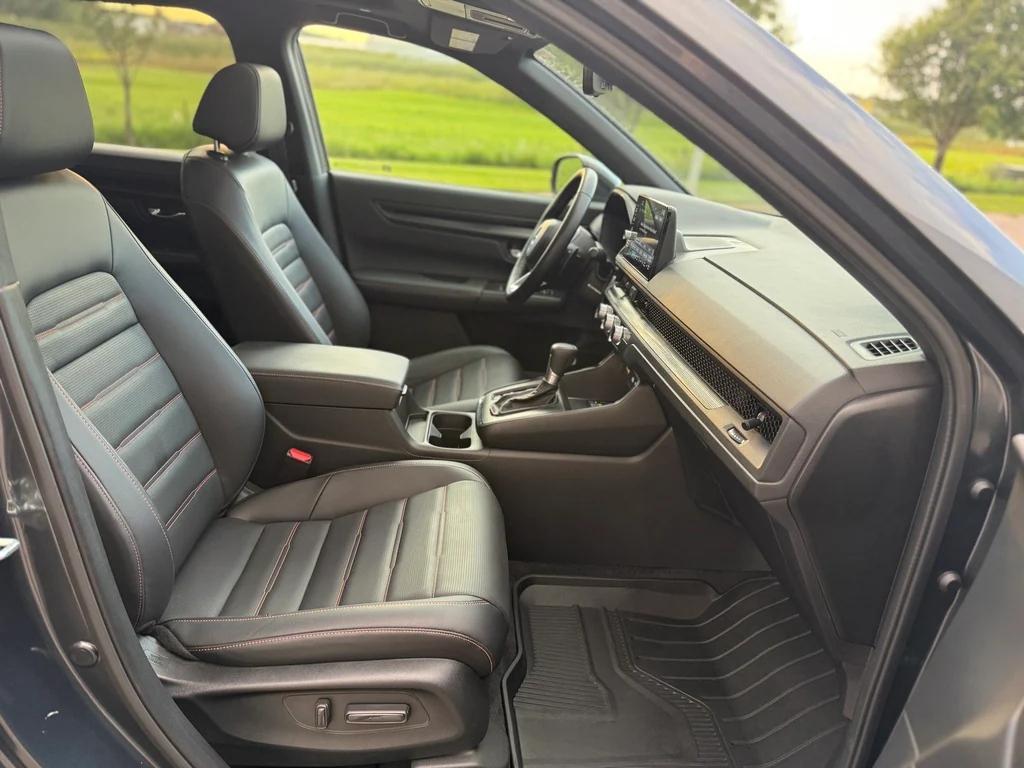 used 2025 Honda CR-V Hybrid car