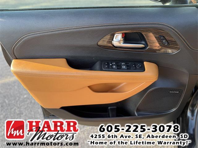 used 2021 Chrysler Pacifica car, priced at $33,999