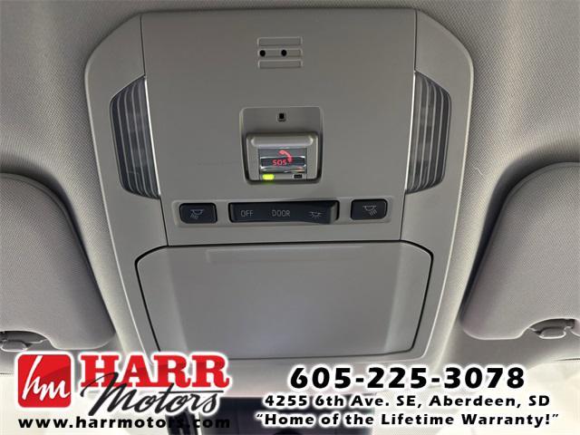 used 2022 Toyota Highlander car, priced at $38,999