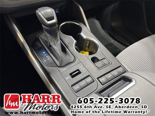 used 2022 Toyota Highlander car, priced at $38,999