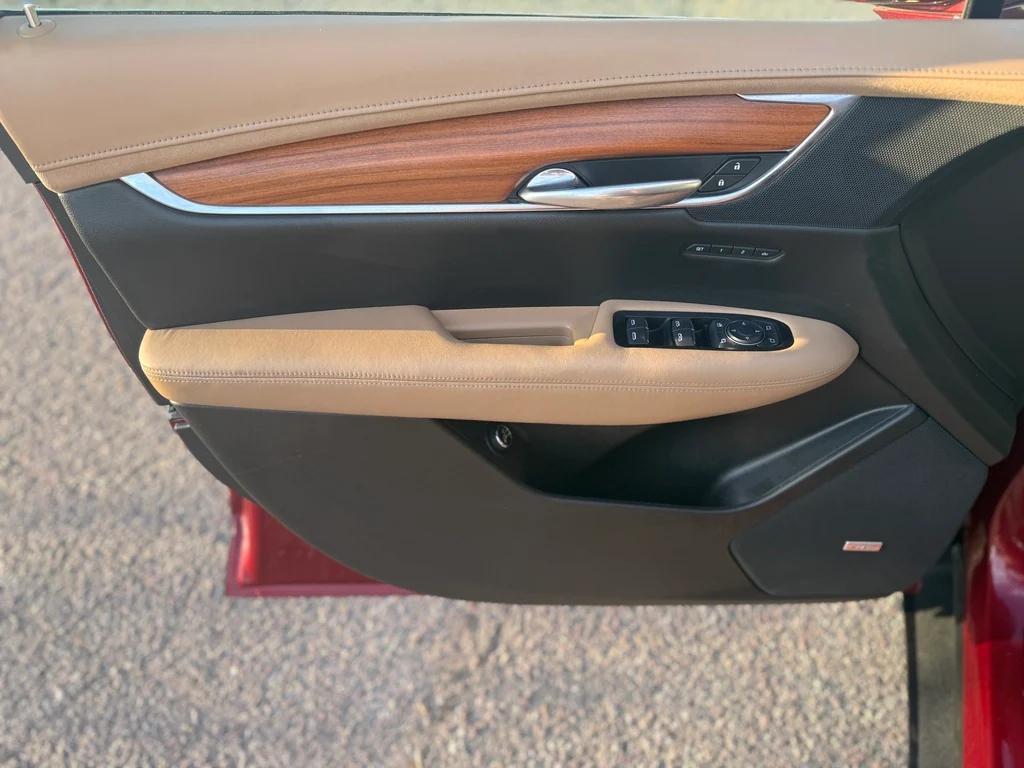 used 2017 Cadillac XT5 car, priced at $19,999