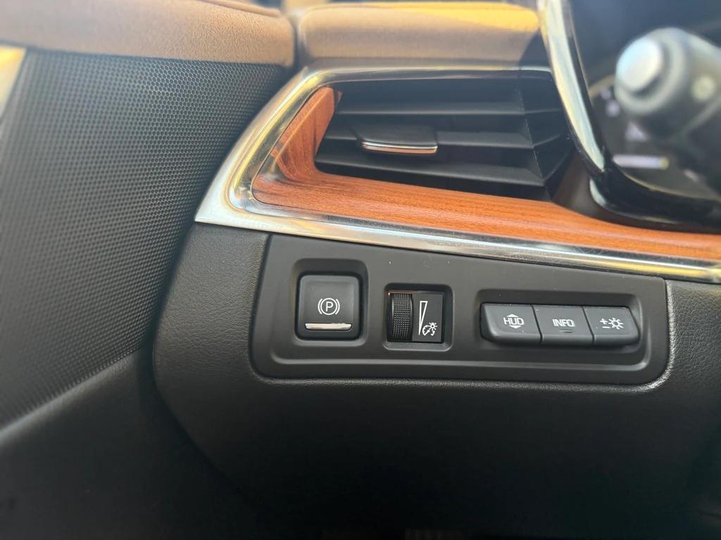 used 2017 Cadillac XT5 car, priced at $19,999