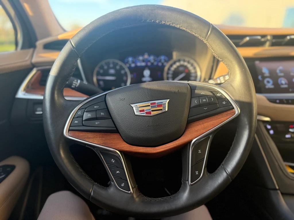 used 2017 Cadillac XT5 car, priced at $19,999