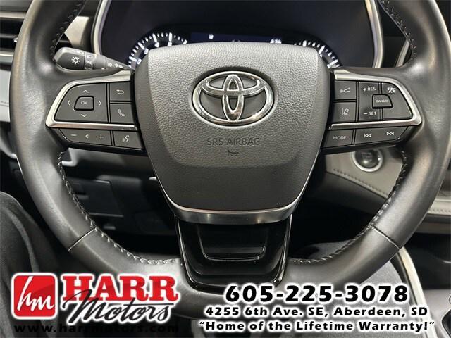 used 2020 Toyota Highlander car, priced at $29,628