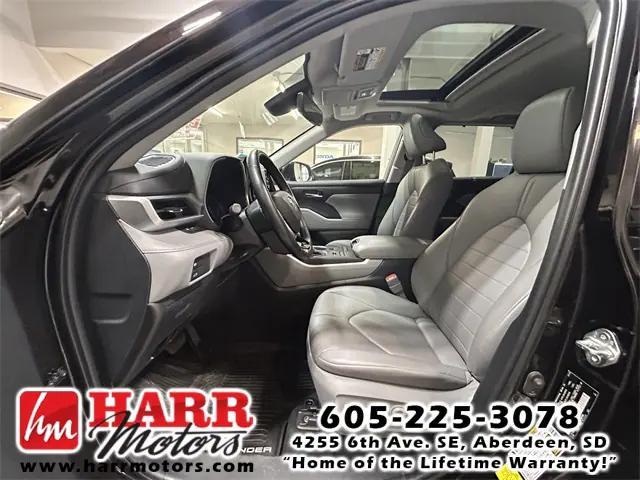 used 2020 Toyota Highlander car, priced at $29,628