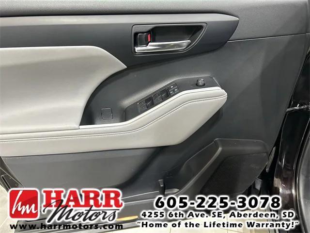 used 2020 Toyota Highlander car, priced at $29,628