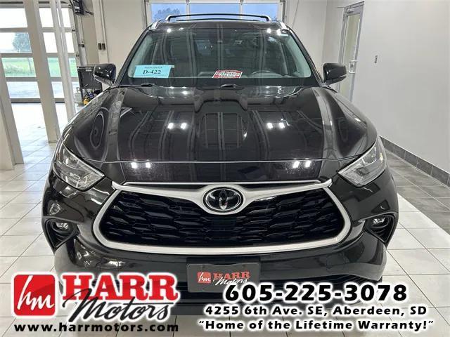 used 2020 Toyota Highlander car, priced at $29,628