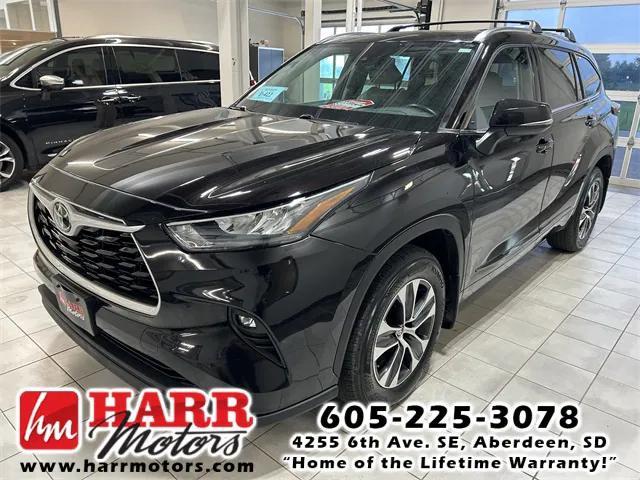 used 2020 Toyota Highlander car