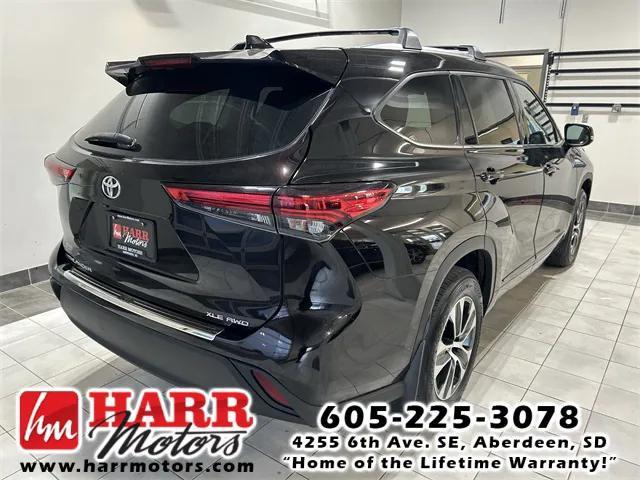 used 2020 Toyota Highlander car, priced at $29,628