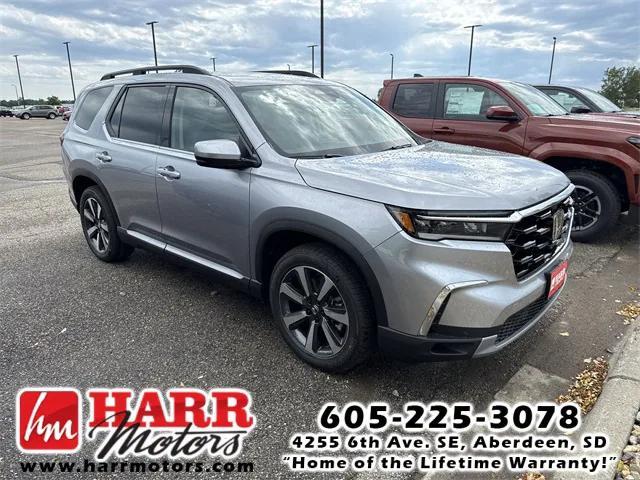 new 2025 Honda Pilot car, priced at $51,050