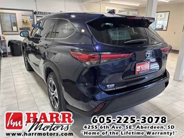 used 2021 Toyota Highlander Hybrid car, priced at $34,999