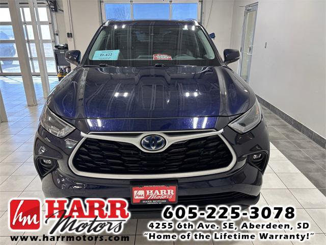 used 2021 Toyota Highlander Hybrid car, priced at $34,999