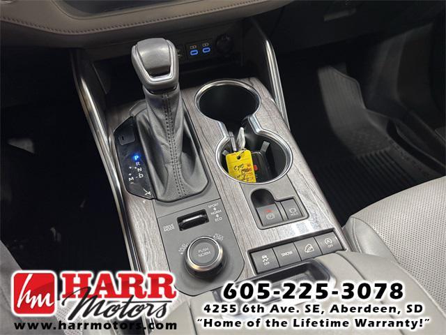 used 2022 Toyota Highlander car, priced at $39,999