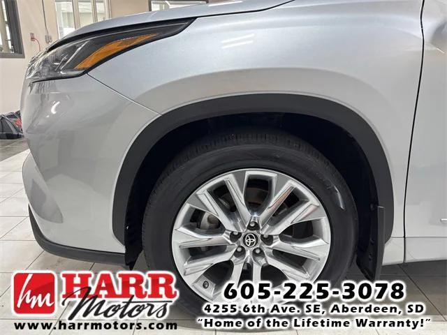 used 2022 Toyota Highlander car, priced at $36,971