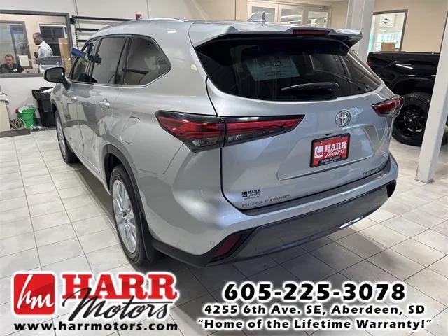 used 2022 Toyota Highlander car, priced at $36,971