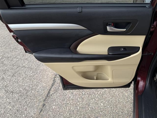 used 2019 Toyota Highlander car, priced at $30,999