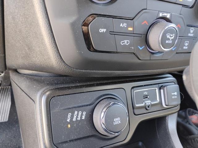 used 2021 Jeep Renegade car, priced at $21,308
