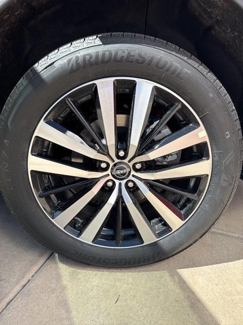 new 2025 Nissan Pathfinder car, priced at $54,710