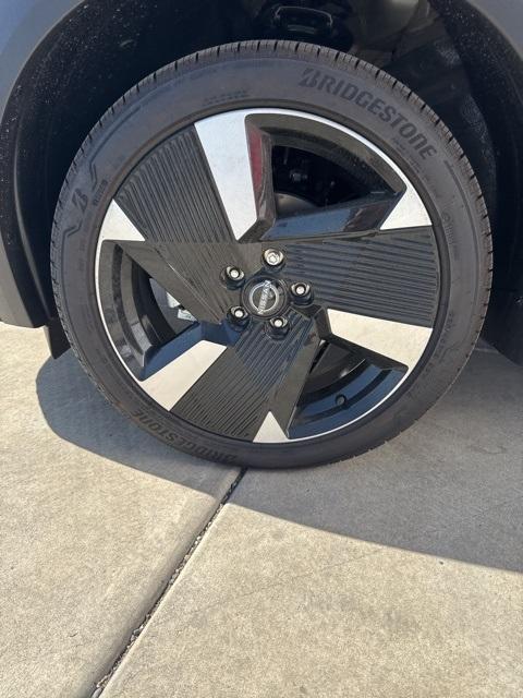 new 2025 Nissan Kicks car, priced at $32,335