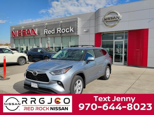 used 2022 Toyota Highlander car, priced at $32,454