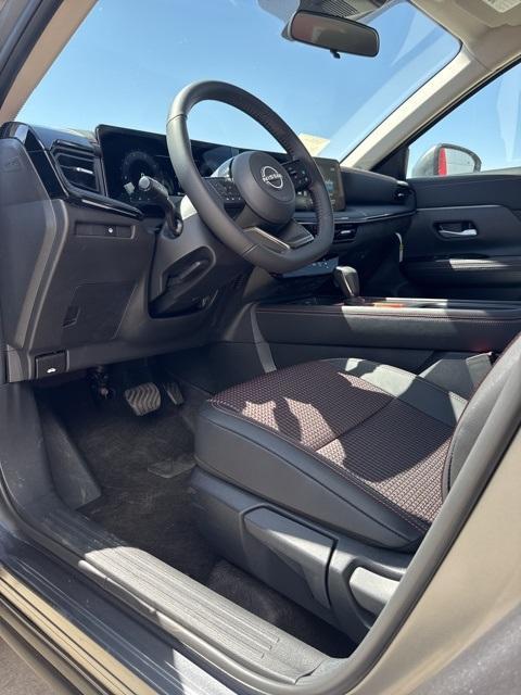 new 2025 Nissan Kicks car, priced at $29,010