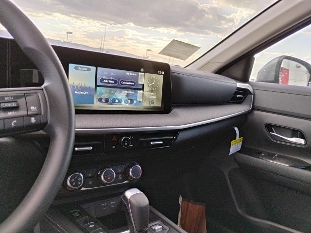 new 2025 Nissan Kicks car, priced at $28,025