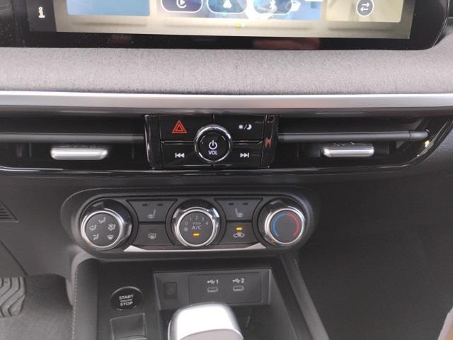 new 2025 Nissan Kicks car, priced at $28,025