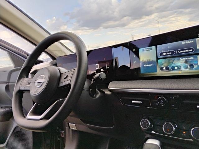 new 2025 Nissan Kicks car, priced at $28,025