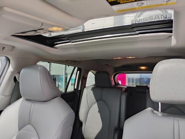 used 2021 Toyota Highlander car, priced at $34,418