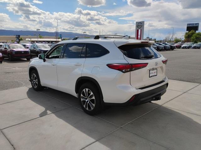 used 2021 Toyota Highlander car, priced at $34,418