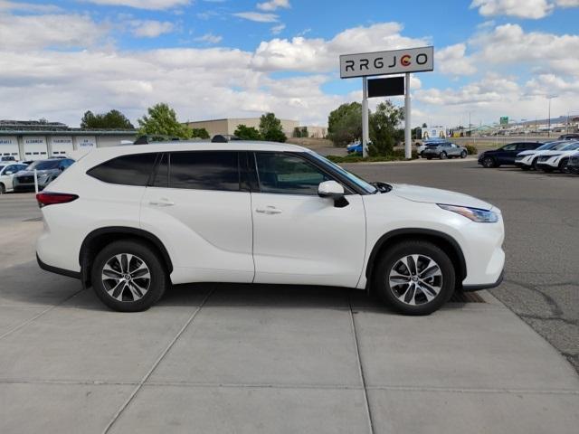 used 2021 Toyota Highlander car, priced at $34,418