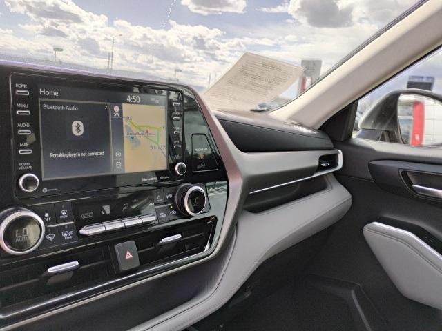 used 2021 Toyota Highlander car, priced at $34,418