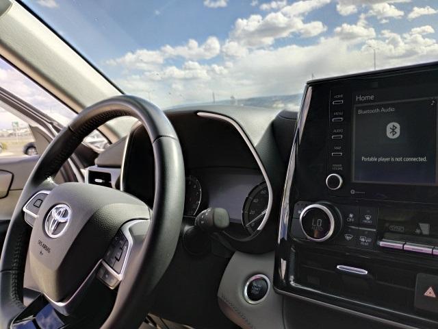 used 2021 Toyota Highlander car, priced at $34,418