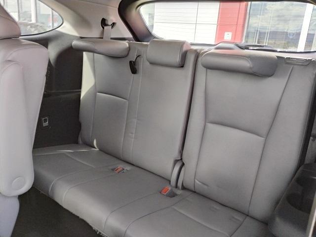 used 2021 Toyota Highlander car, priced at $34,418