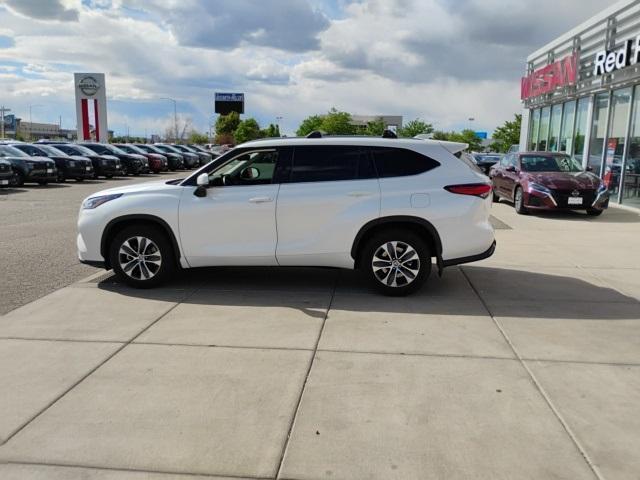 used 2021 Toyota Highlander car, priced at $34,418