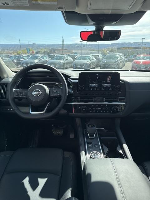 new 2025 Nissan Pathfinder car, priced at $45,985