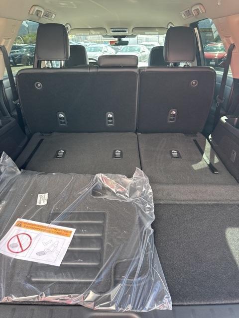 new 2025 Nissan Pathfinder car, priced at $45,985