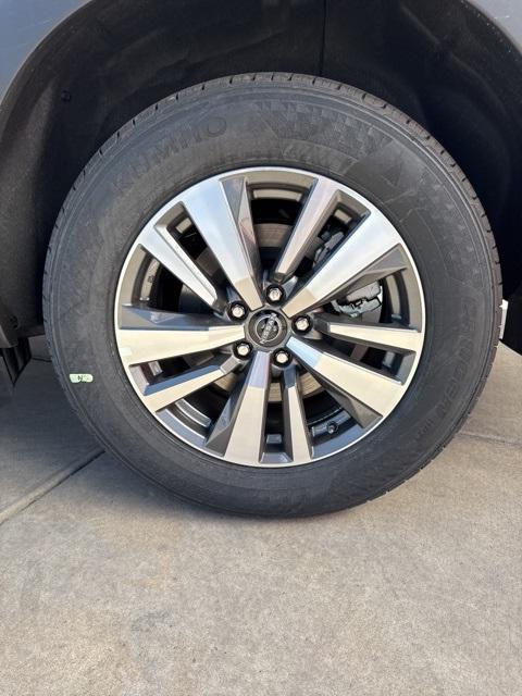 new 2025 Nissan Pathfinder car, priced at $45,985