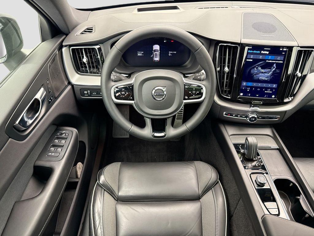 used 2022 Volvo XC60 Recharge Plug-In Hybrid car, priced at $37,900