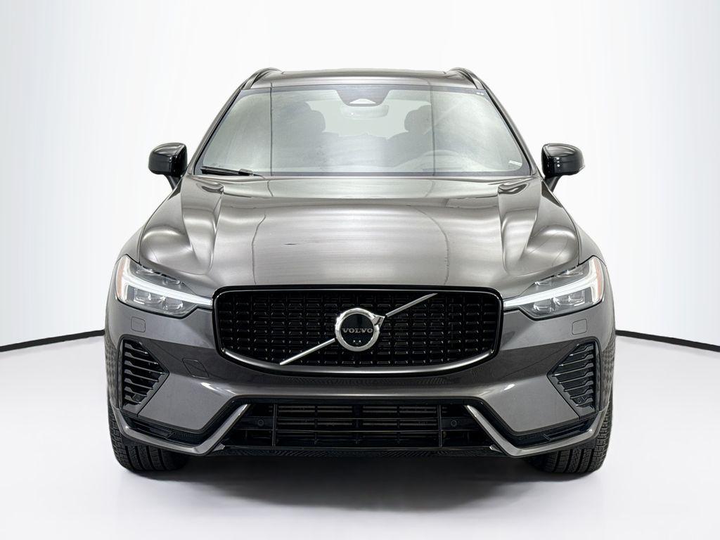 used 2022 Volvo XC60 Recharge Plug-In Hybrid car, priced at $37,900