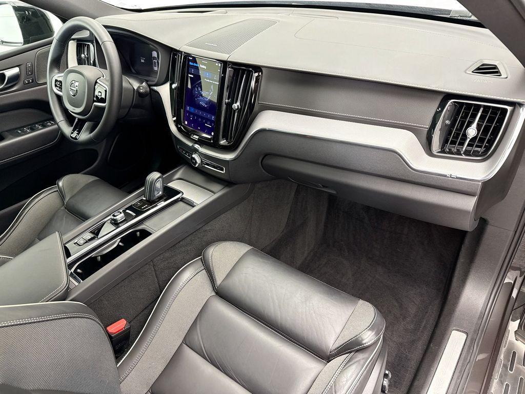used 2022 Volvo XC60 Recharge Plug-In Hybrid car, priced at $37,900